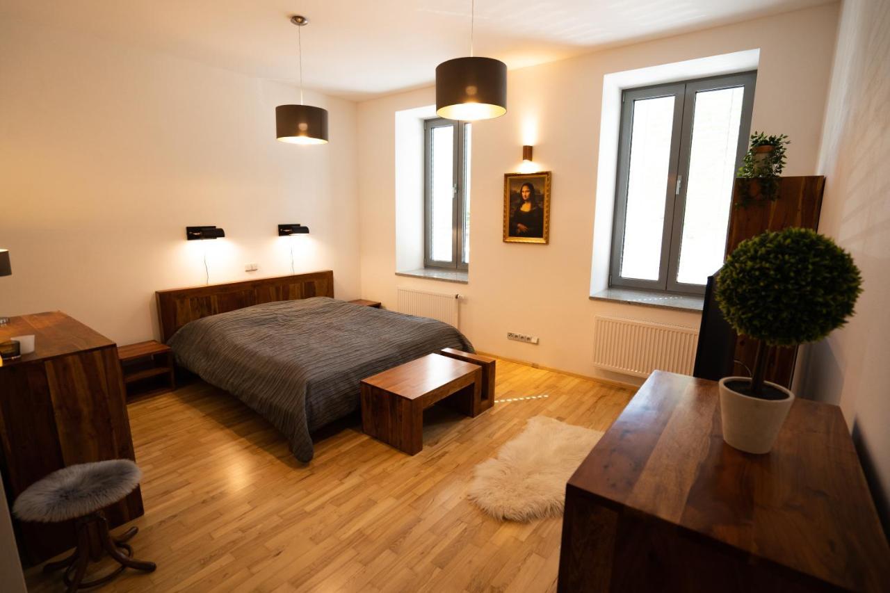 Black Field Apartment Brno Extérieur photo